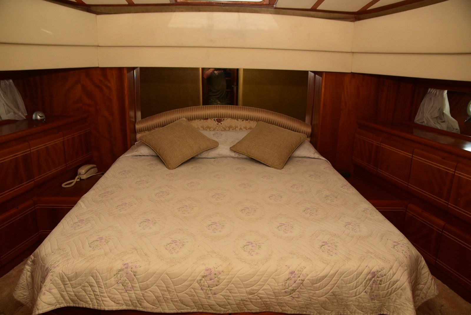 Alanya Yacht Rental 26m Ferretti 80